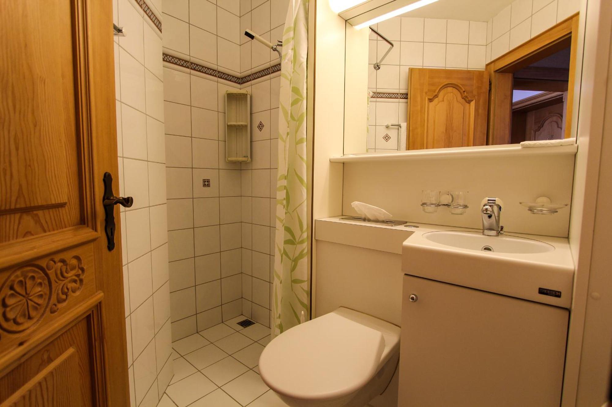 Schweizerhof Hotel Mels Ruang foto